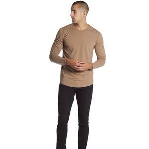 Cuts Long Sleeve Crew Curve Hem Signature Fit